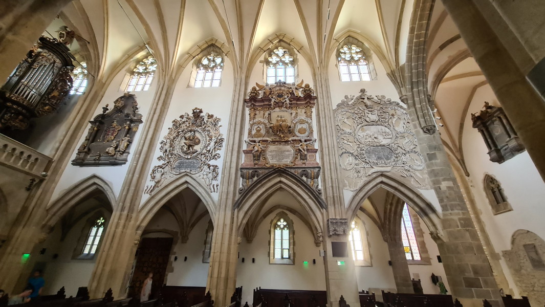 foto interior catedral luterana de Sibiu