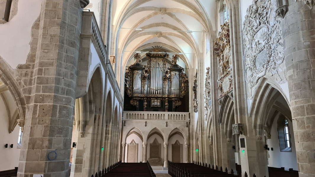 arquitectura interior catedral luterana de Sibiu