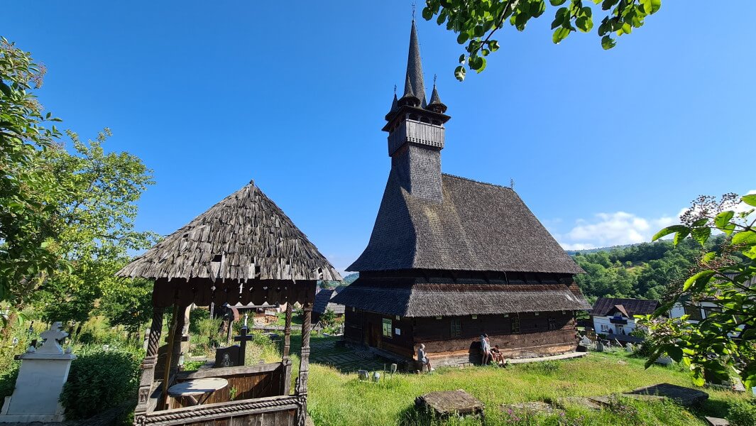 La iglesia de madera de Budesti Maramures