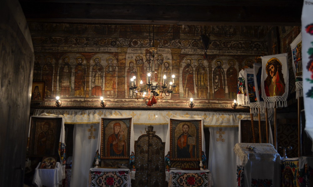 la iglesia de madera desesti maramures