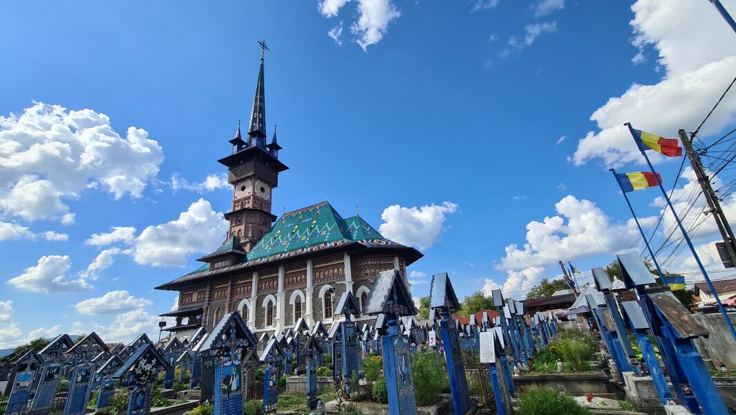 foto exterior iglesia Sapanta Maramures